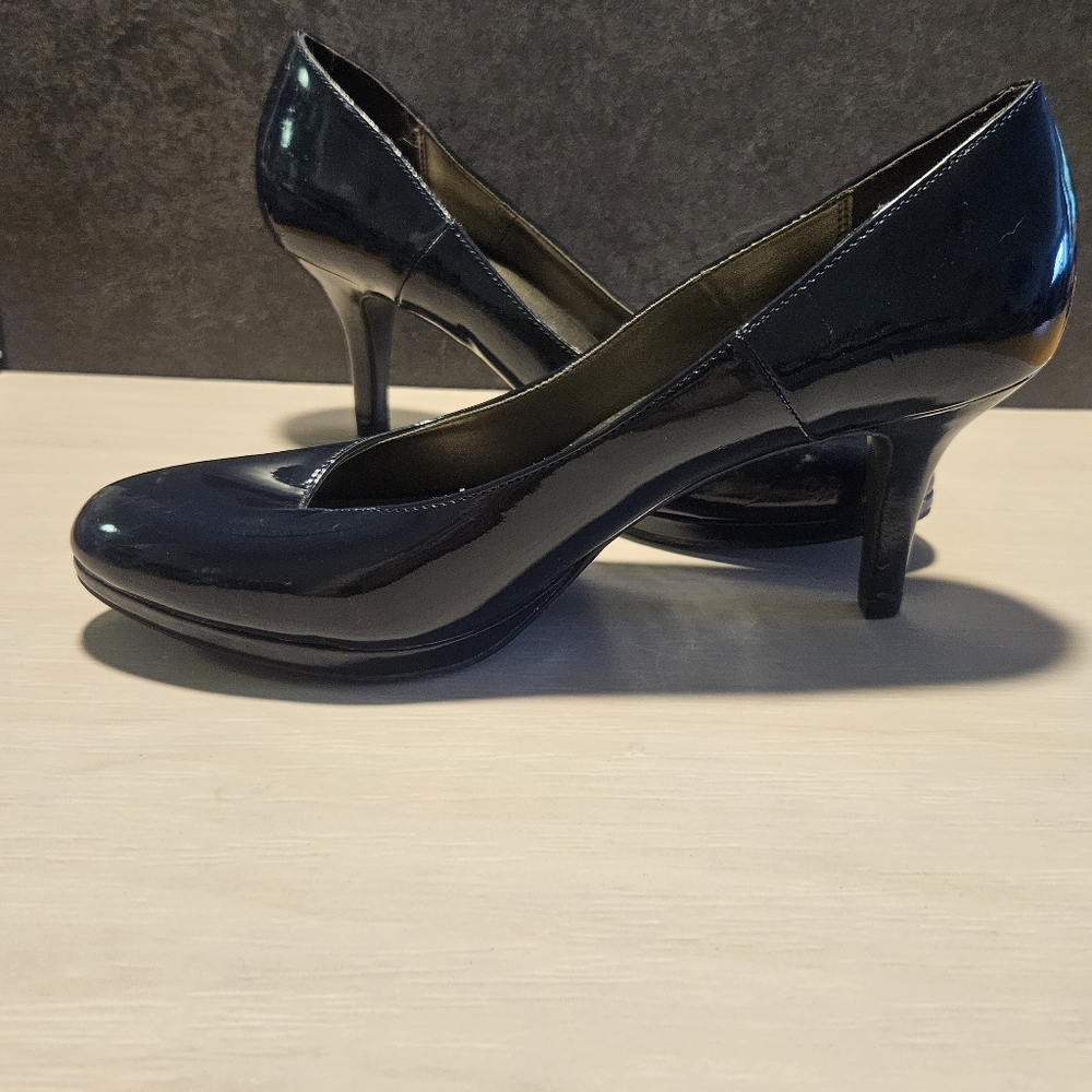 Kelly and Katie navy heels
